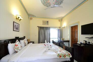 تختخواب و صبحانه Jaipur Vintage House