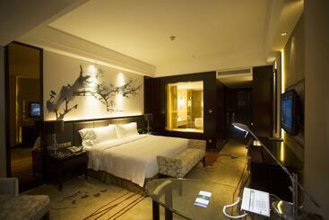 هتل Howard Johnson Changsheng Plaza Meizhou
