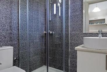 Veronica Studios