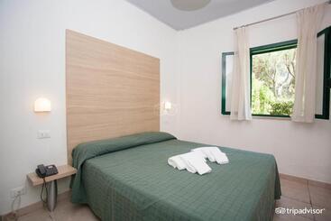 هتل آپارتمان Salento Villaggio Turistico Residenza Torre Rinalda