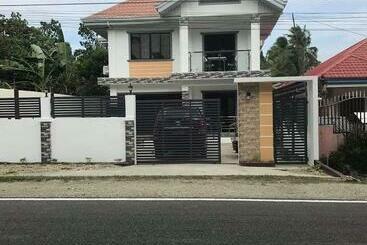 مبيت وإفطار Villa Cresenciana