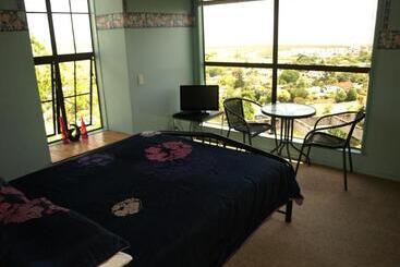 مبيت وإفطار Grafton Cottage & Chalets