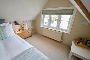 هتل Lyndhurst House