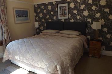 בית מלון כפרי Pitreavie Guest House