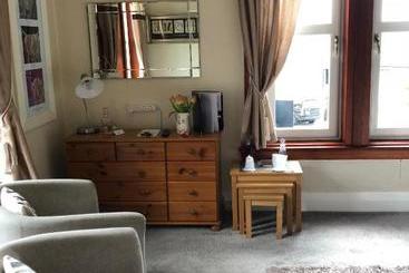 هتل Pitreavie Guest House