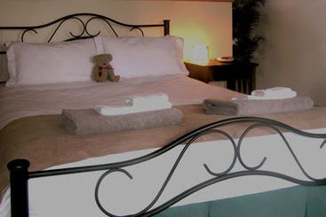مبيت وإفطار Clonmara Country House And Cottages