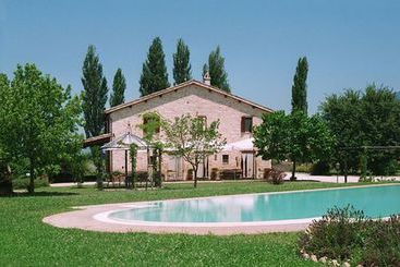 هتل Agriturismo Le Due Torri Ponte Pazienza