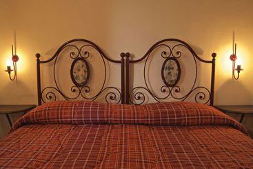 هتل Agriturismo Le Due Torri Ponte Pazienza