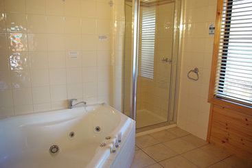 هتل Anglesea Family Caravan Park