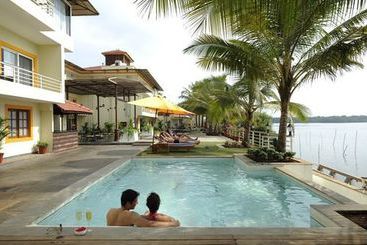 هتل Deltin Palms