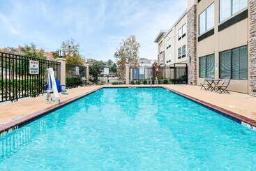هتل La Quinta By Wyndham Tyler   University Area