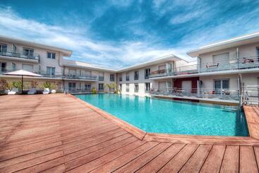 اقامتگاه Comfort Aparthotel Antibes Le Maestria
