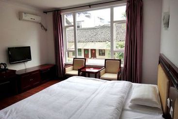 هتل Dengba Hostel Mt. Emei