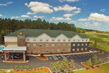 فندق Holiday Inn Express Defuniak Springs, An Ihg