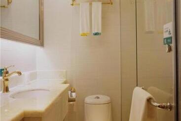City Comfort Inn Zhanjiang Mazhang Pedestrian Street High Speed Railway West Station