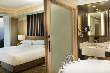 Отель Jw Marriott Mussoorie Walnut Grove Resort & Spa