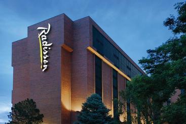 هتل Radisson  Denver Aurora