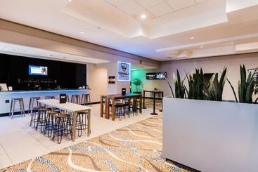 هتل Radisson  Denver Aurora