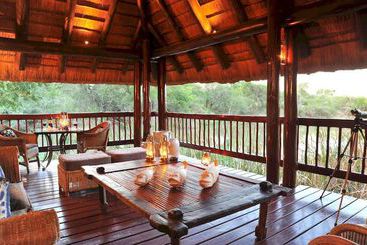 هتل Thornybush Waterside Lodge