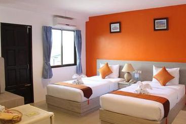 هتل Twin Inn