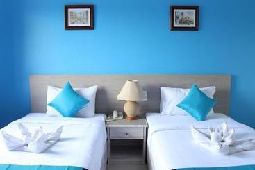 هتل Twin Inn