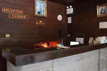 هتل Twin Inn
