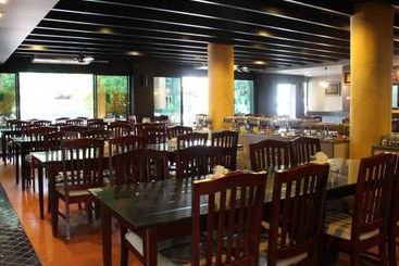 هتل Twin Inn