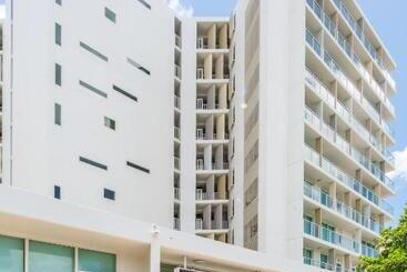 Lanai Riverside Apartments