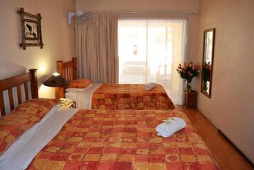 پانسیون Doves Nest Guest House