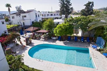 Follow The Sun Hotel Apartments
