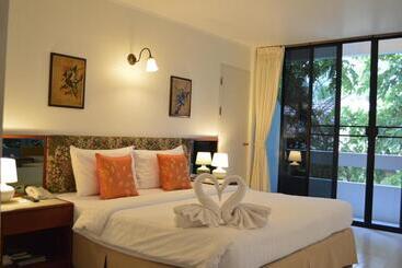 هتل Nern Chalet Beachfront