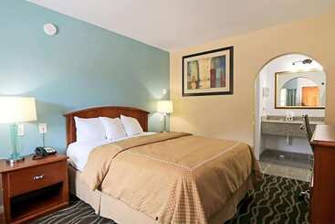 Отель Country Garden Inn