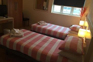 تختخواب و صبحانه Inn On The Broadway