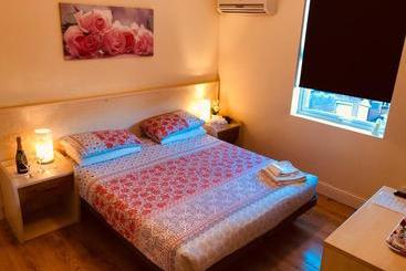 تختخواب و صبحانه Inn On The Broadway