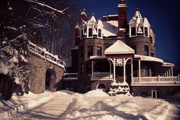 민박 Overlook Mansion