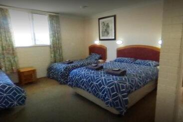 Clansman Motel