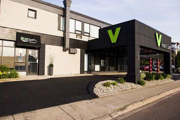V Hotel & Suites