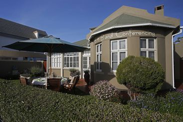 تختخواب و صبحانه Brigadoon Guesthouse