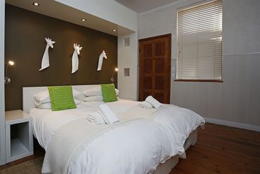 تختخواب و صبحانه Brigadoon Guesthouse