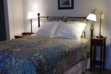 تختخواب و صبحانه The Mcfarland Inn