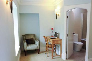 تختخواب و صبحانه The Old Vicarage