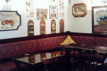 هتل The Hollybrook Country Inn