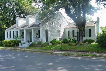Magnolia Cottage Bed And Breakfast