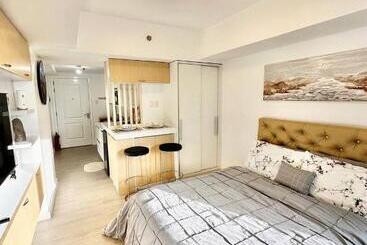 アパートホテル Azure North Staycations   Modern Bali