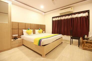 בית מלון כפרי Nest Inn Residency  Bhiwandi