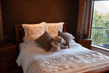 تختخواب و صبحانه Hideaway Haven