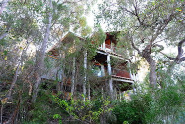تختخواب و صبحانه Hideaway Haven
