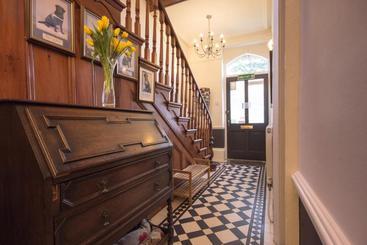 酒店 Alpine Lodge Guest House