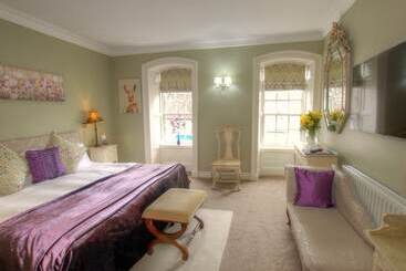 فندق Dunster Castle