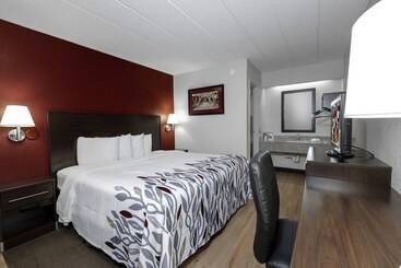هتل Red Roof Inn Bloomington  Normal/ University